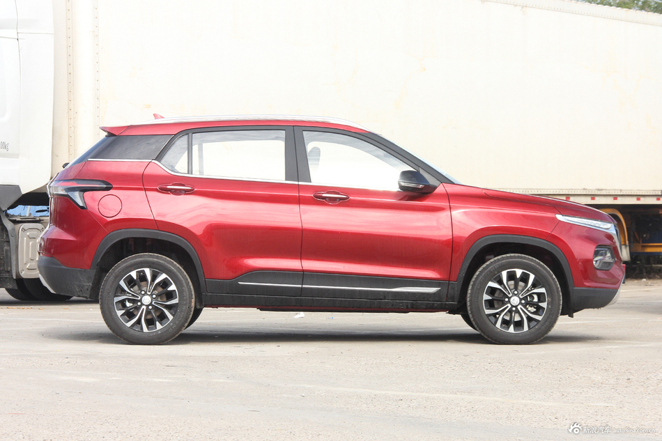 2019款宝骏510