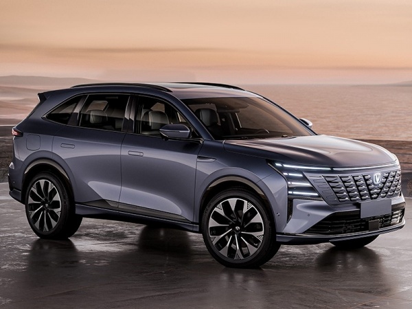 全新<A href=http://www.jsche.net/auto/Changan/CS75.html TARGET=_blank><font color=#cccccc>长安CS75</font></a> PLUS有望8月正式亮相