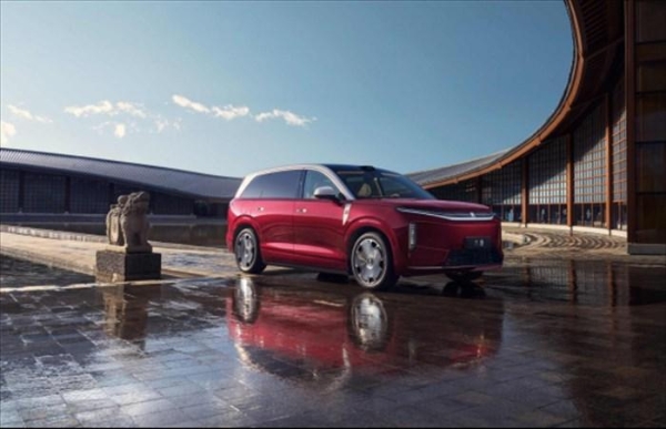 ���ǵ�ȫ�ߴ������콢SUV����EV��ʽ���У��ۼ�23.99��30.99��Ԫ